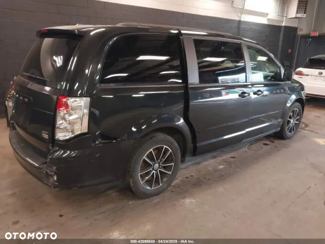 Dodge Grand Caravan 3.6 R/T - 24