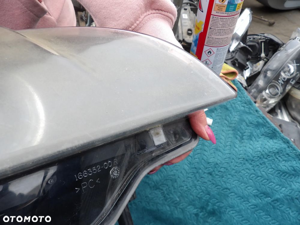 BMW - E71,X6 - XENON - BRAK UCHWYTU - PĘKNIĘTW SZKŁO - PRAWA LAMPA PRZEDNIA - UK - 7179934 - 4