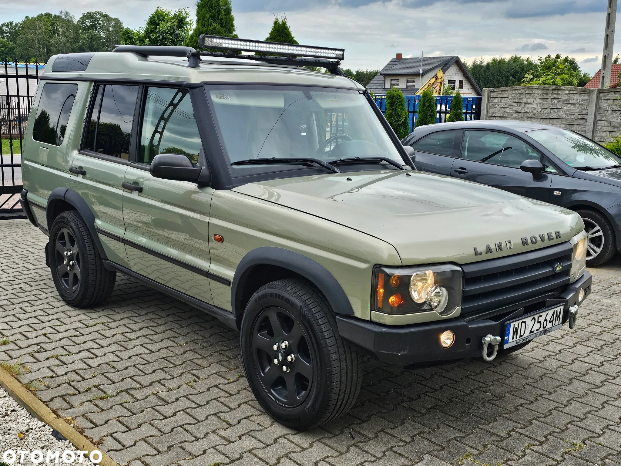 Land Rover Discovery - 4