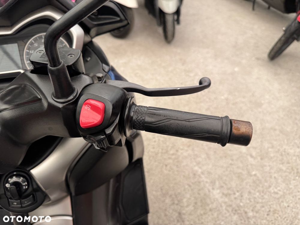 Yamaha X-max - 9