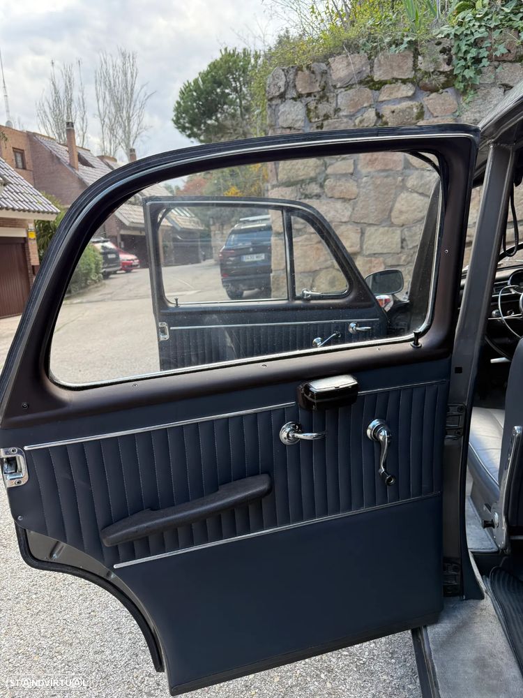 Mercedes-Benz MB180 - 12