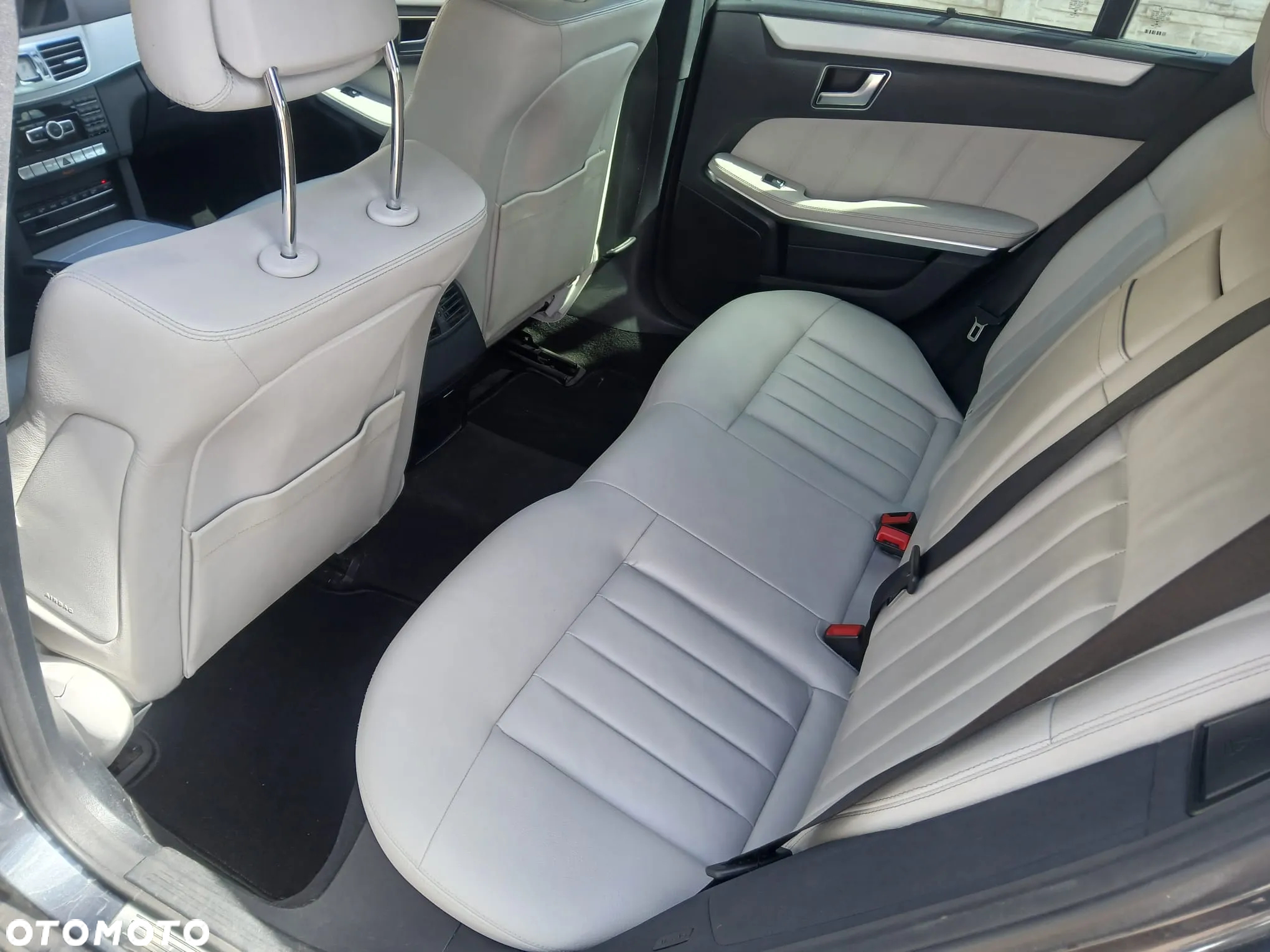 Mercedes-Benz Klasa E 350 T 4Matic 7G-TRONIC Elegance - 15