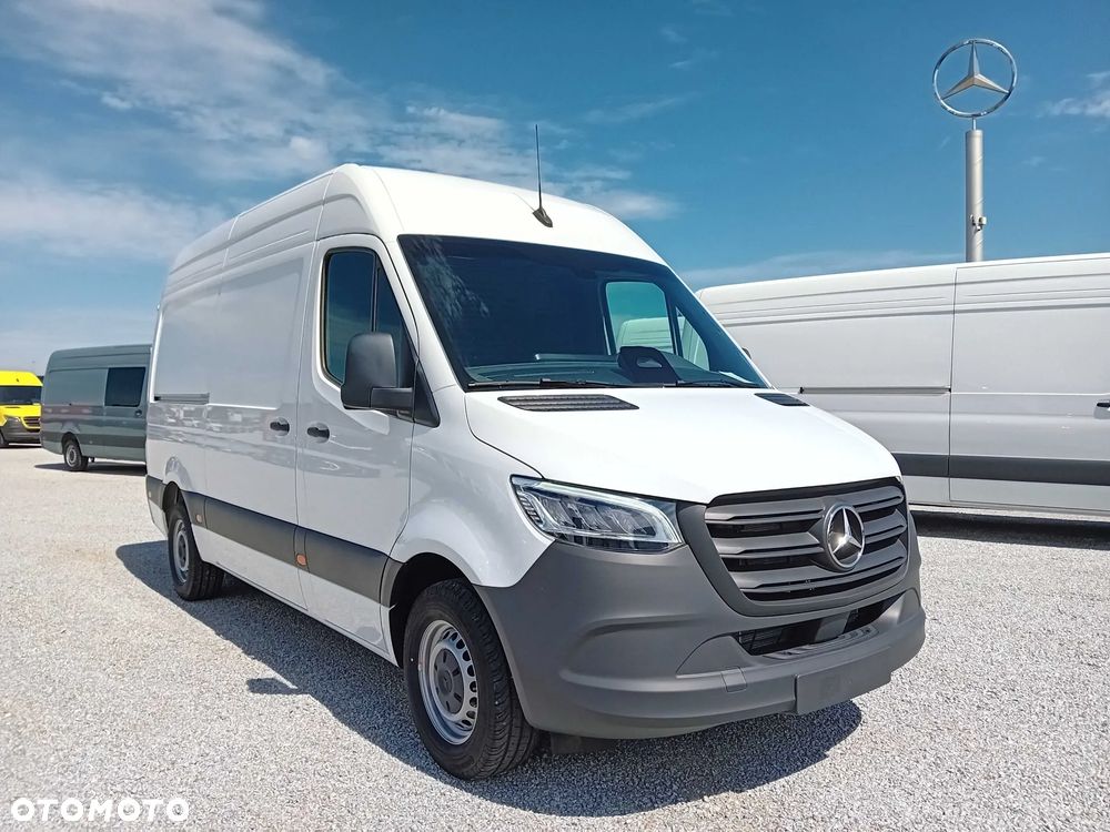 Mercedes-Benz Sprinter - 2