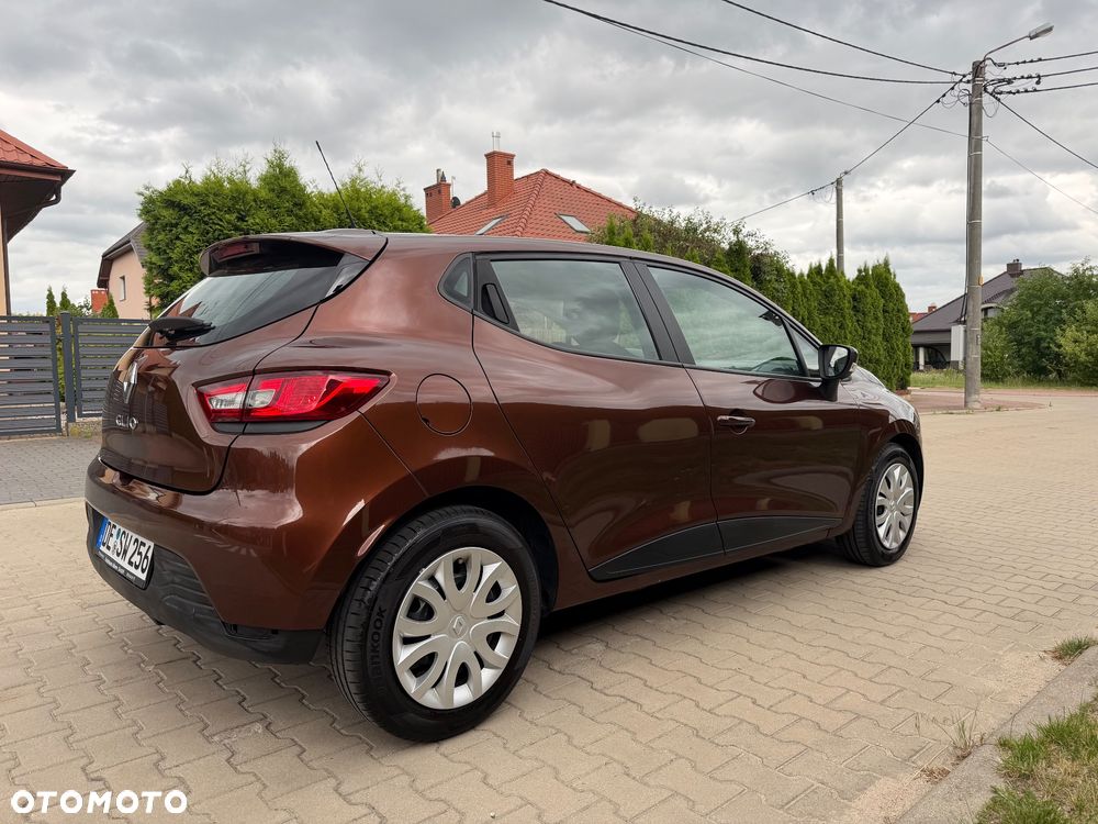 Renault Clio 1.2 16V 75 TomTom Edition - 15