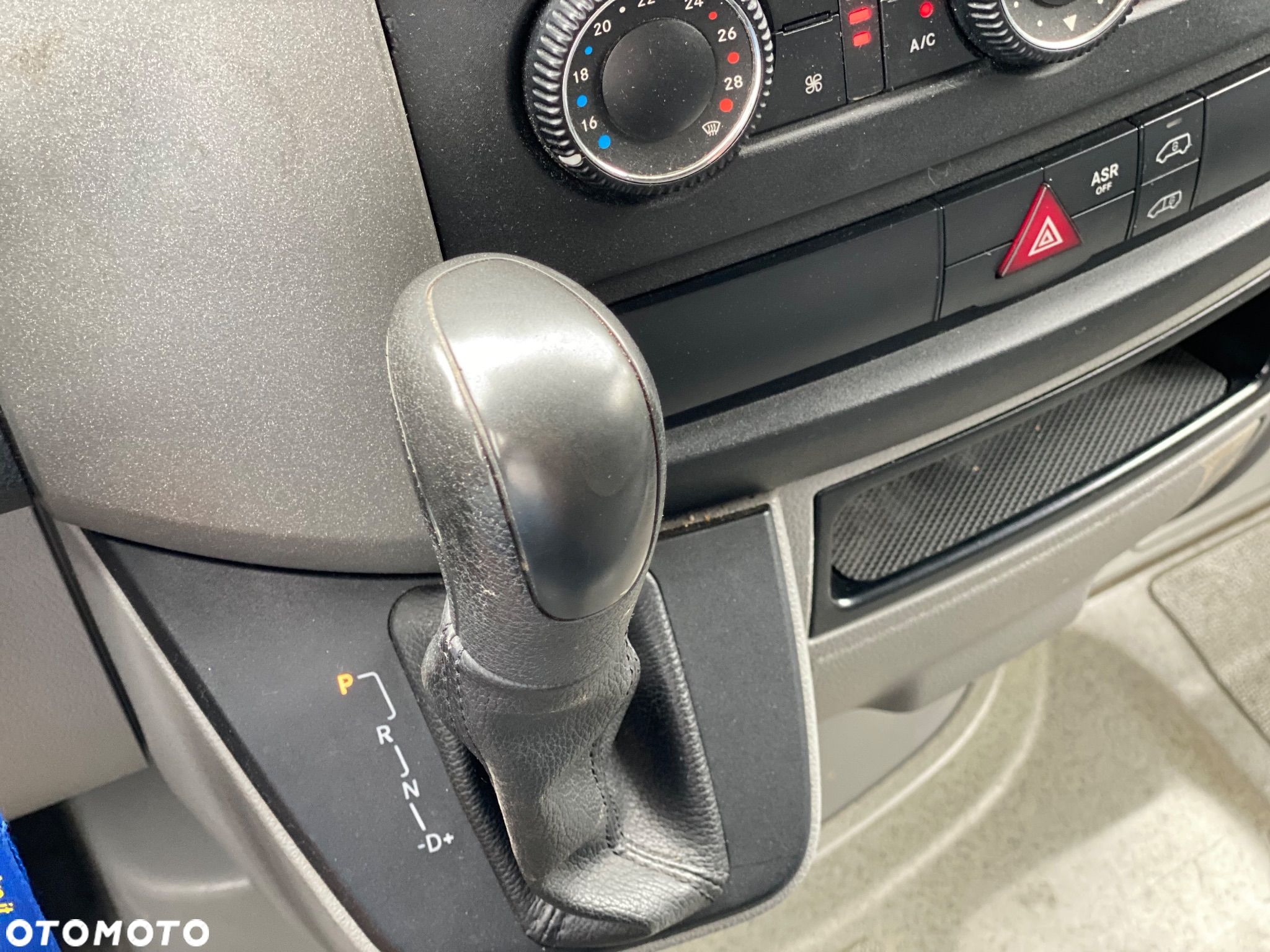 Mercedes-Benz Sprinter - 18