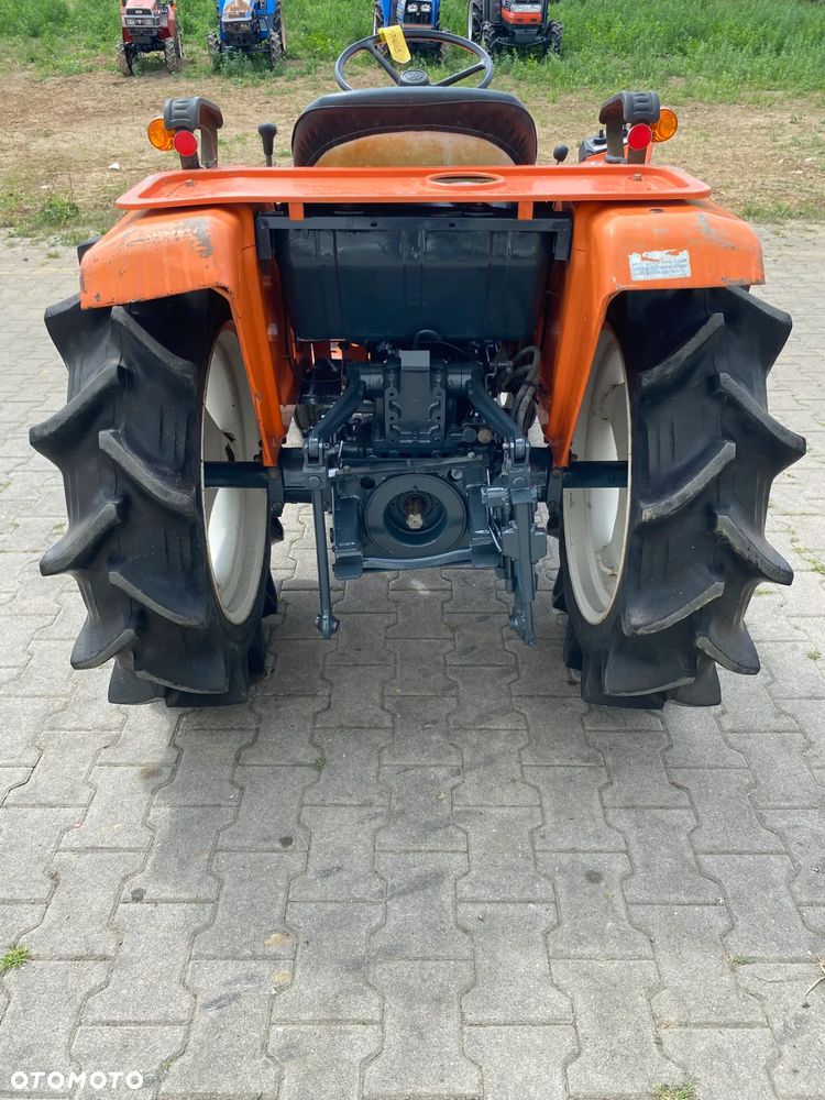 Kubota B1702-M - 8