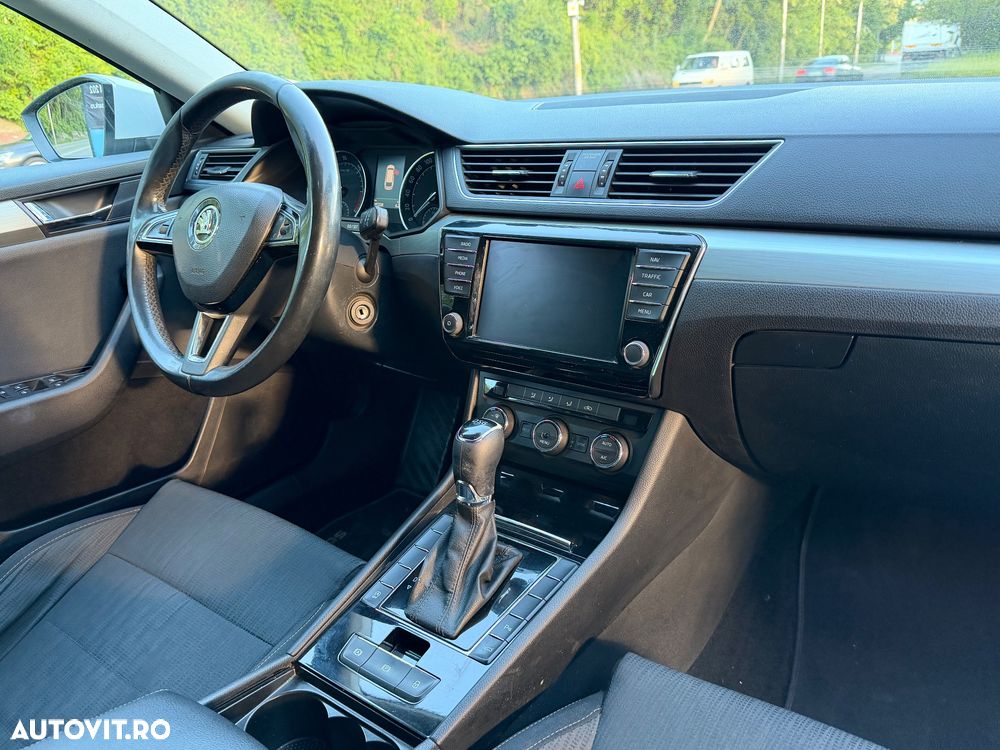 Skoda Superb 2.0 TDI DSG Premium Edition - 8