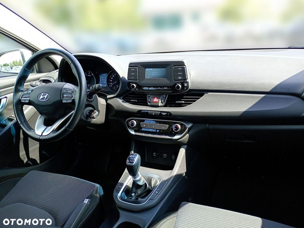 Hyundai i30 1.5 DPI Classic + - 17