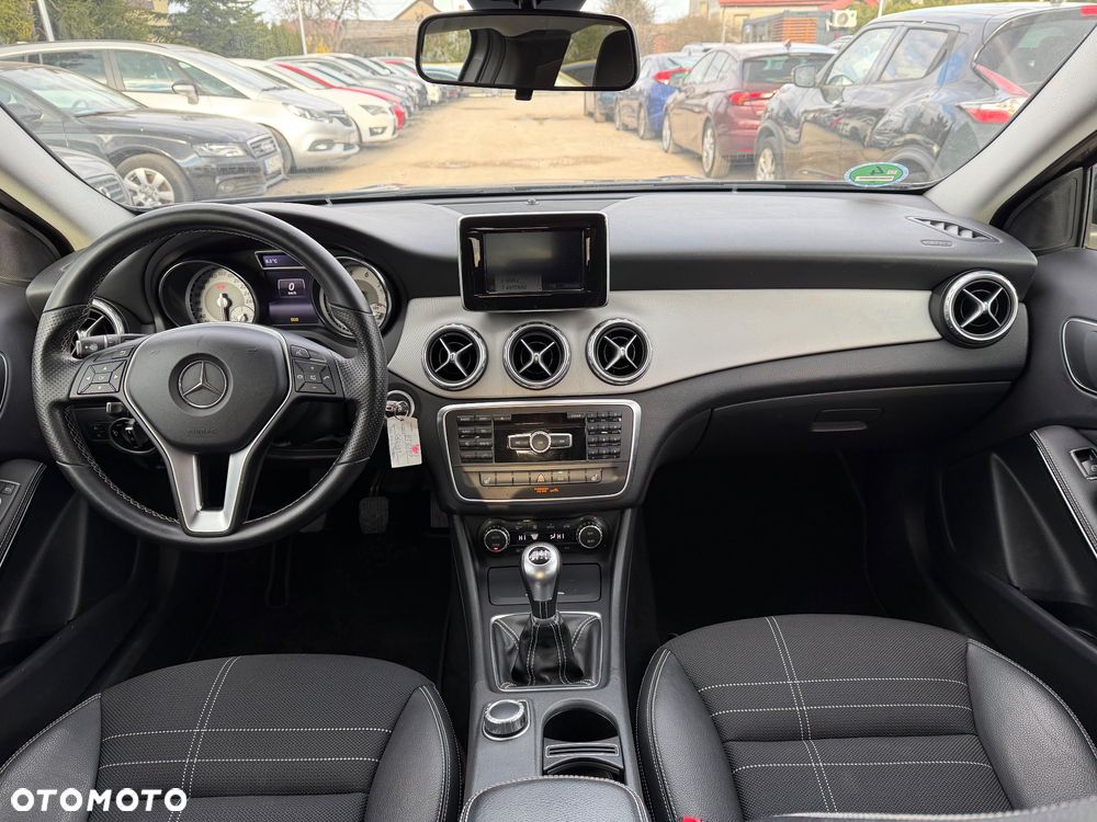 Mercedes-Benz GLA 200 Urban - 26