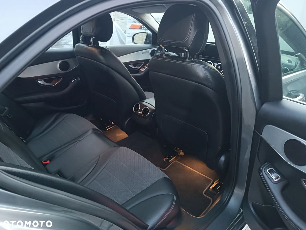 Mercedes-Benz Klasa C 180 9G-TRONIC Exclusive - 16