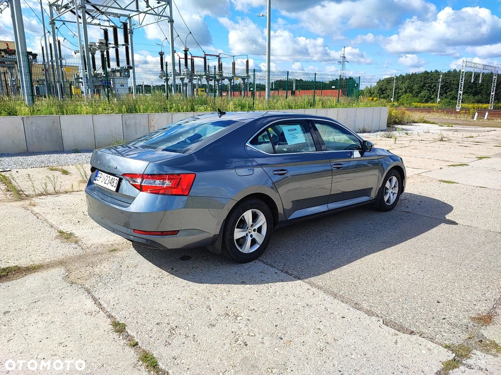 Skoda Superb 2.0 TDI SCR Ambition DSG - 5
