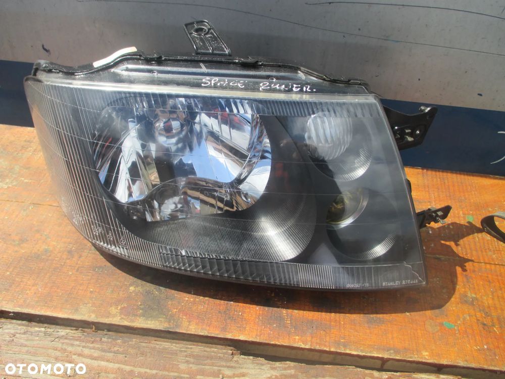 Lampa MITSUBISHI SPACE RUNNER - 7