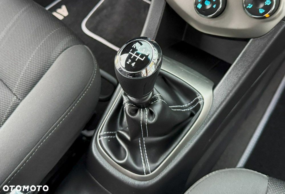 Chevrolet Aveo 1.2 LT - 23