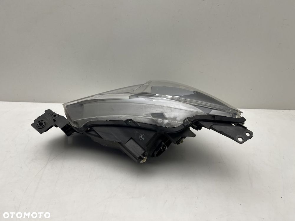 LAMPA PRZEDNIA PRAWA MAZDA 2 II DB5J-51030 - 2