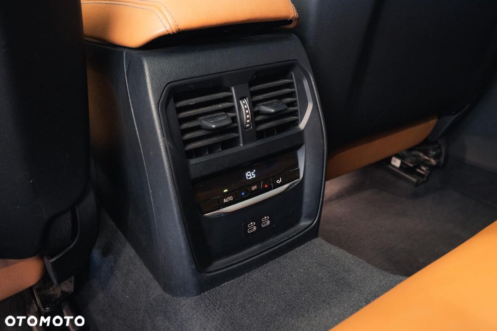 BMW Seria 3 M340i xDrive mHEV sport - 31