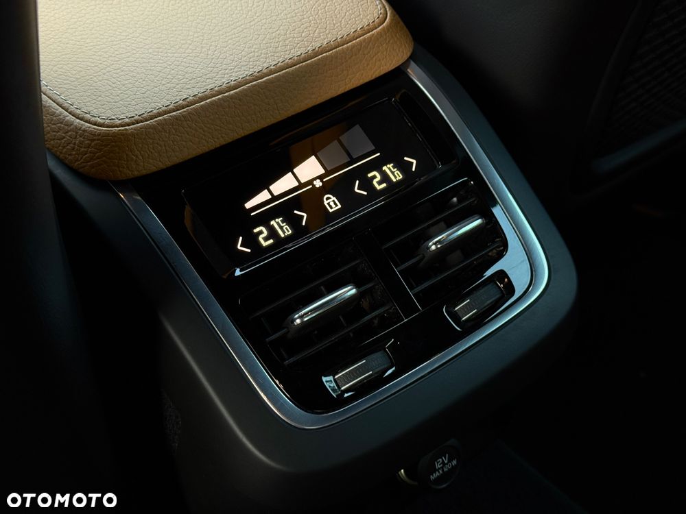 Volvo S90 D4 Geartronic Momentum Pro - 32