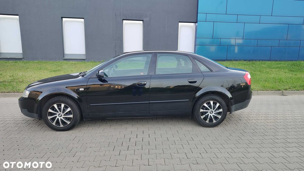 Audi A4 Limousine - 3