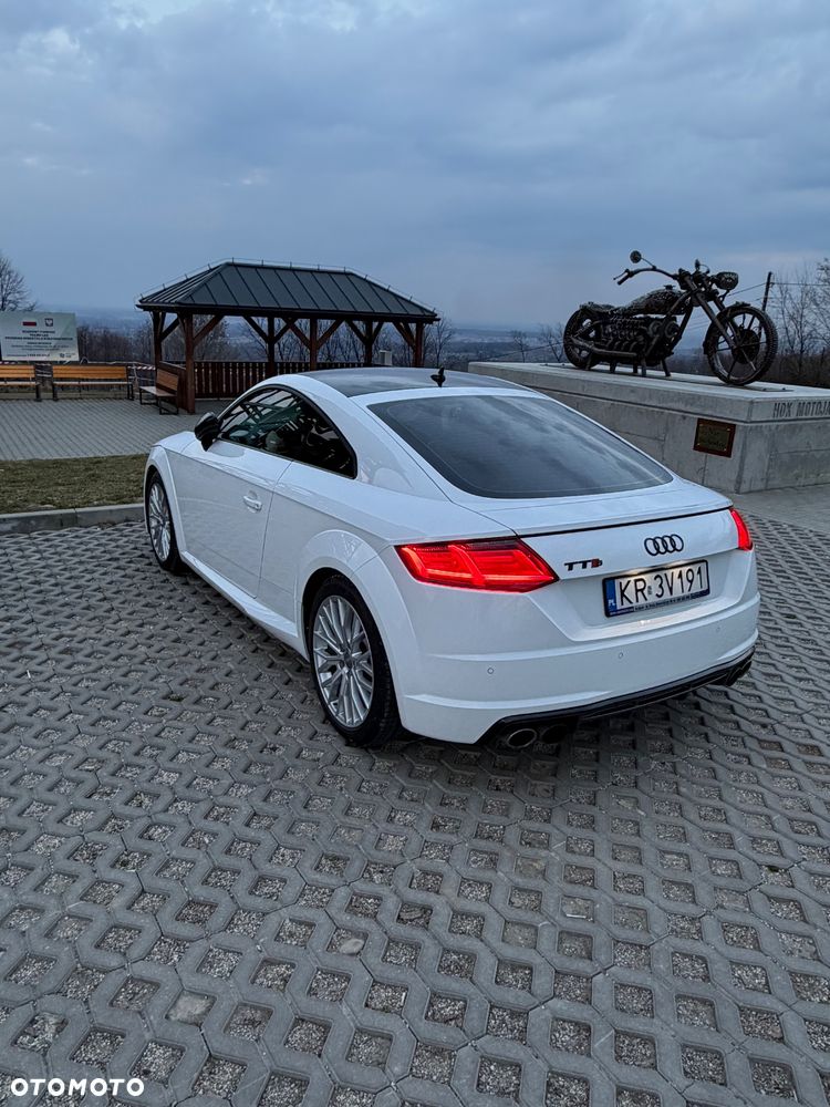 Audi TT S Coupé - 8