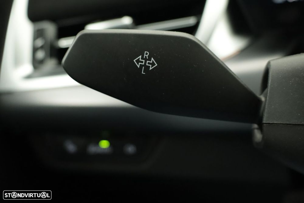 BMW iX2 eDrive20 Pack Desportivo M - 17