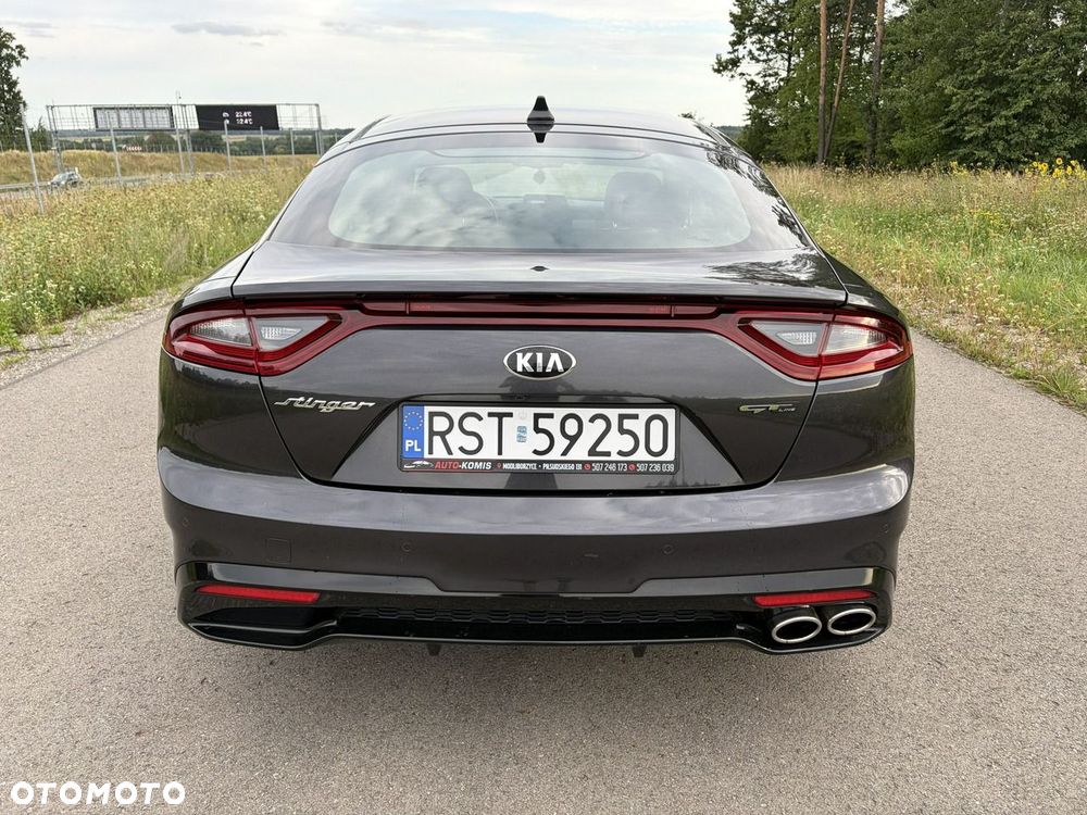 Kia Stinger - 4