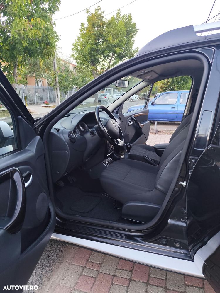 Dacia Duster 2011 photo 5