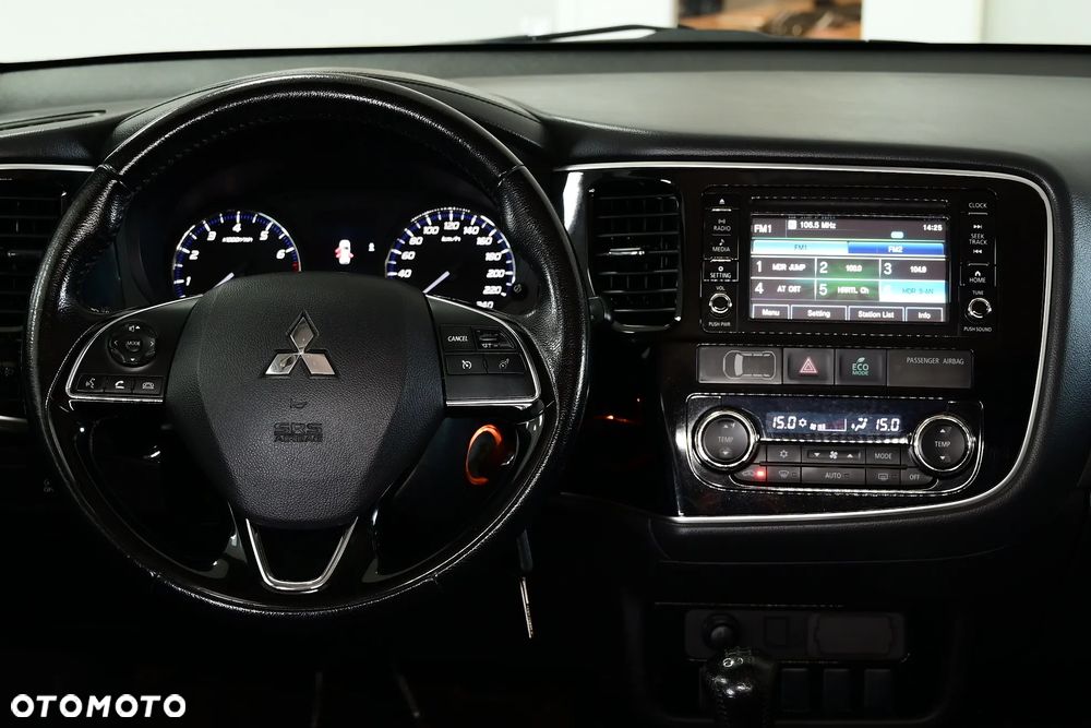Mitsubishi Outlander 2.0 2WD Diamant - 25