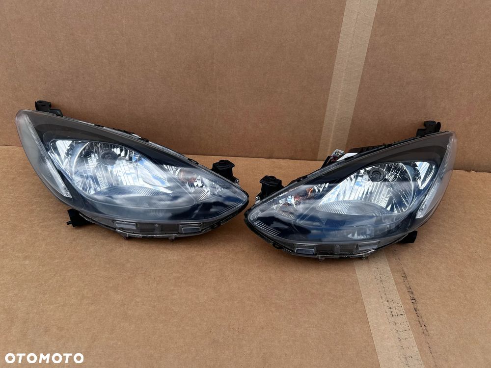 MAZDA 2 II DE LAMPA REFLEKTOR PRZÓD PRZEDNI PRAWA LEWA PRAWY LEWY - 1