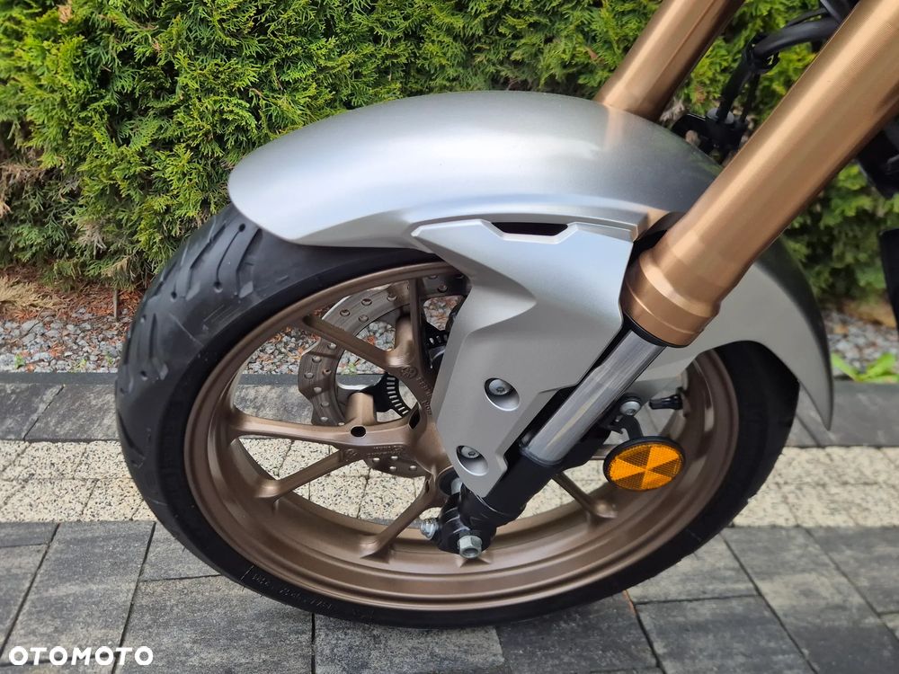 Honda CB - 22