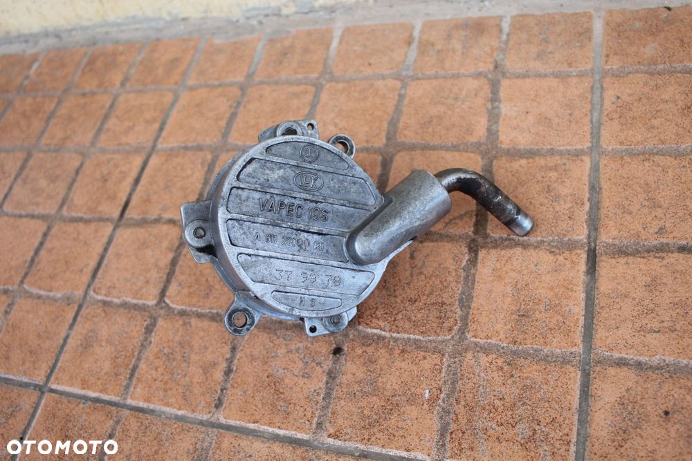 POMPA VACU VACUM MERCEDES W210 3.2 CDI A61123065