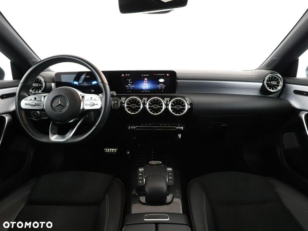 Mercedes-Benz CLA 180 7G-DCT AMG Line - 16