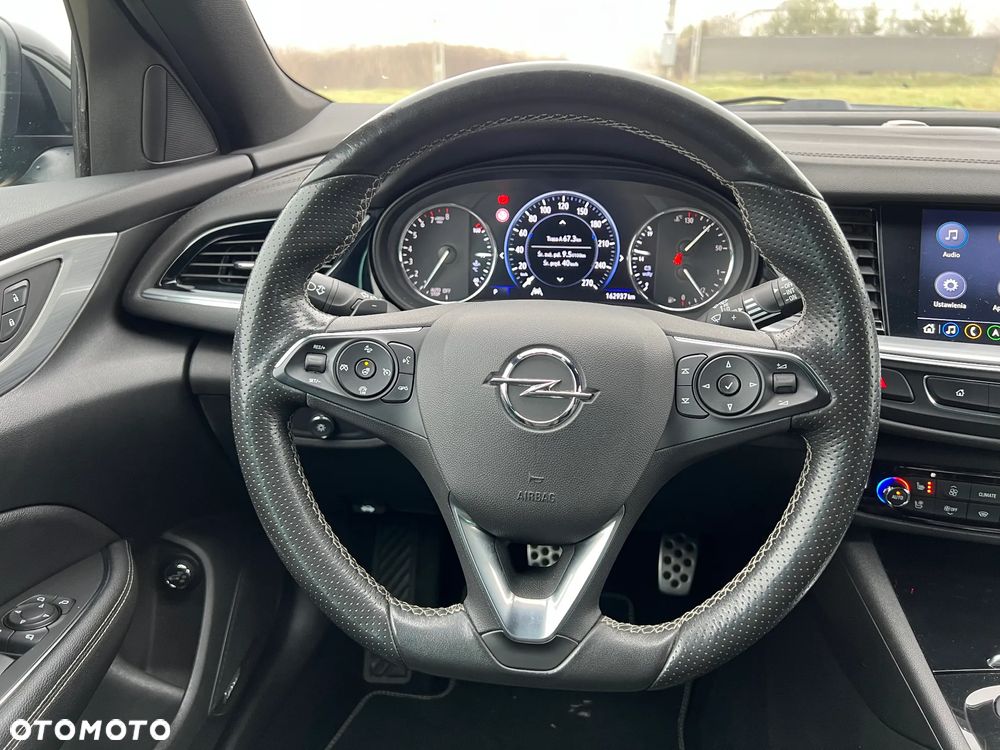 Opel Insignia 2.0 T 4x4 GSi + S&S - 15