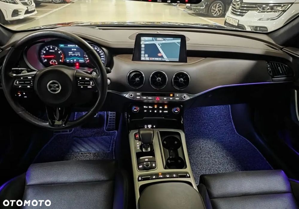 Kia Stinger - 8
