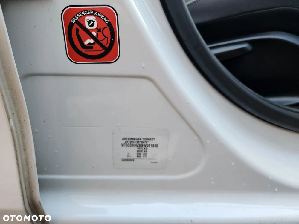 Peugeot 208 - 20