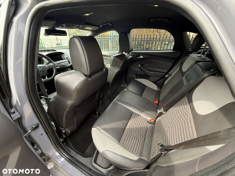 Ford Focus 2.0 TDCi ST - 21