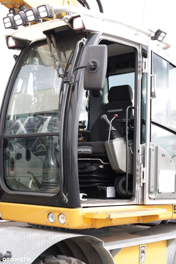 Liebherr A918 Compact Litronic - 27