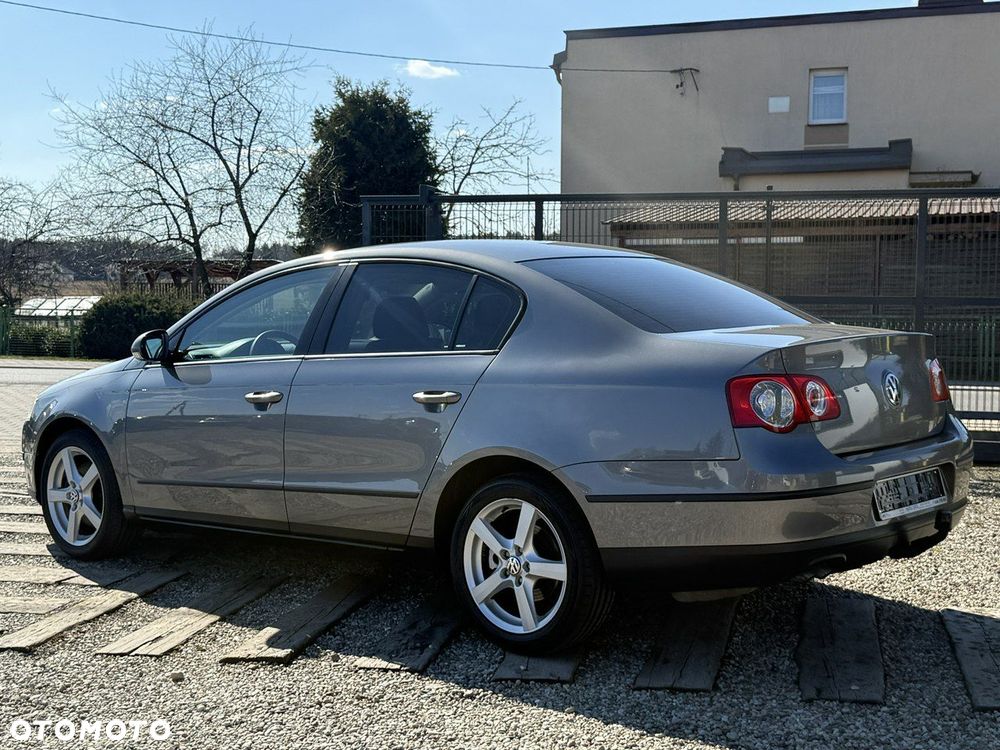 Volkswagen Passat - 16