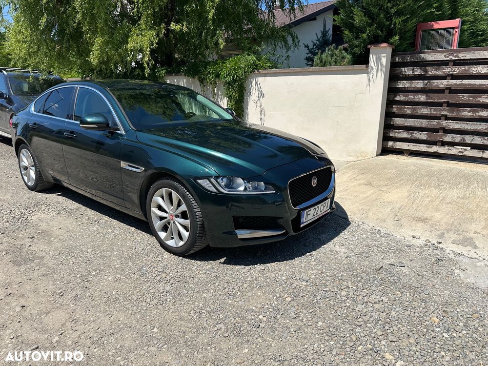 Jaguar XF 20d AWD Portfolio - 1