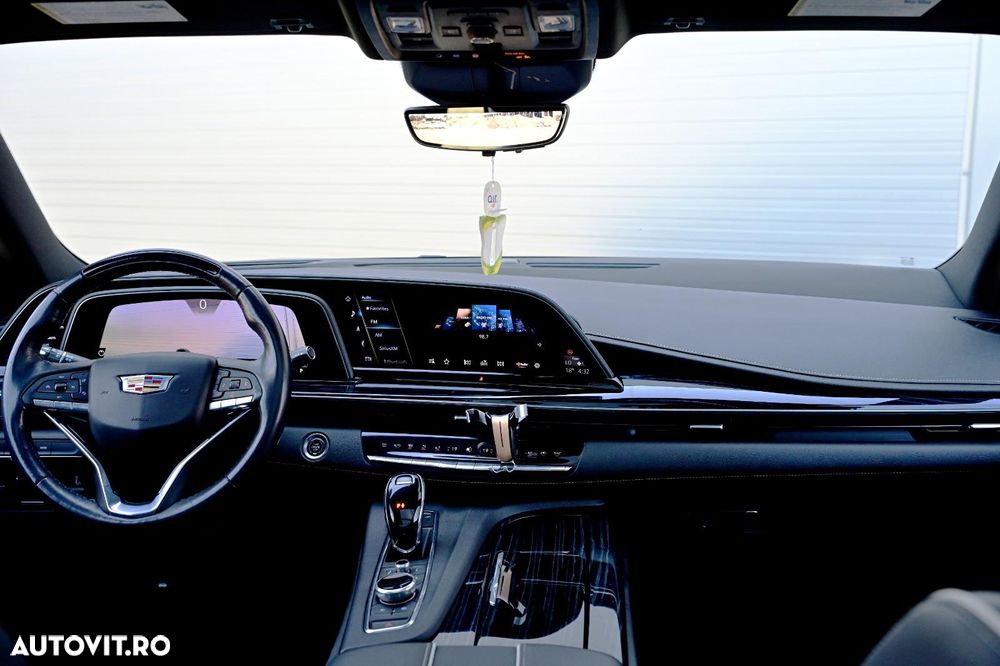 Cadillac Escalade 6.2 V8 AWD AT Platinum - 11
