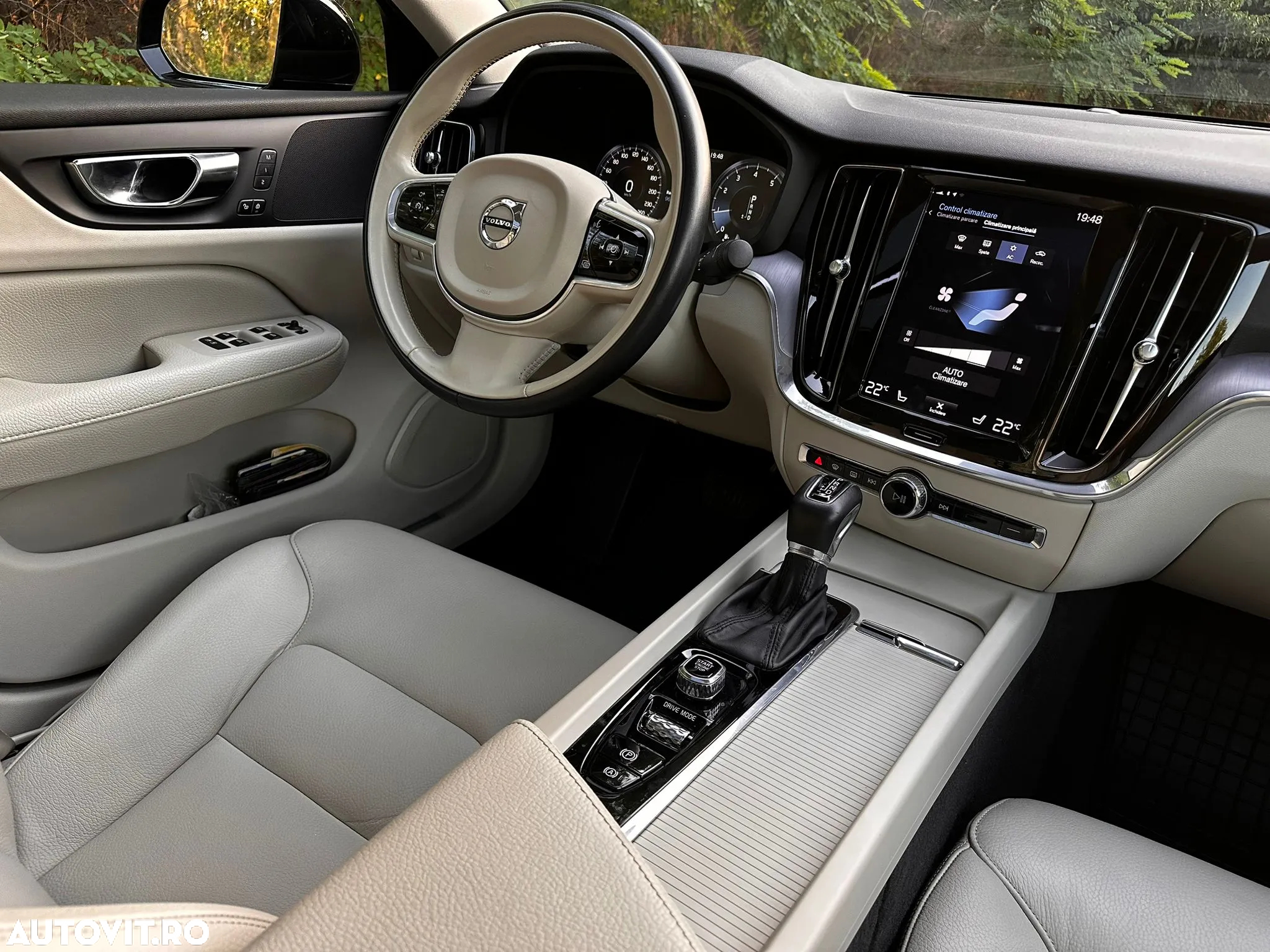 Volvo S60 T5 Momentum Pro - 2