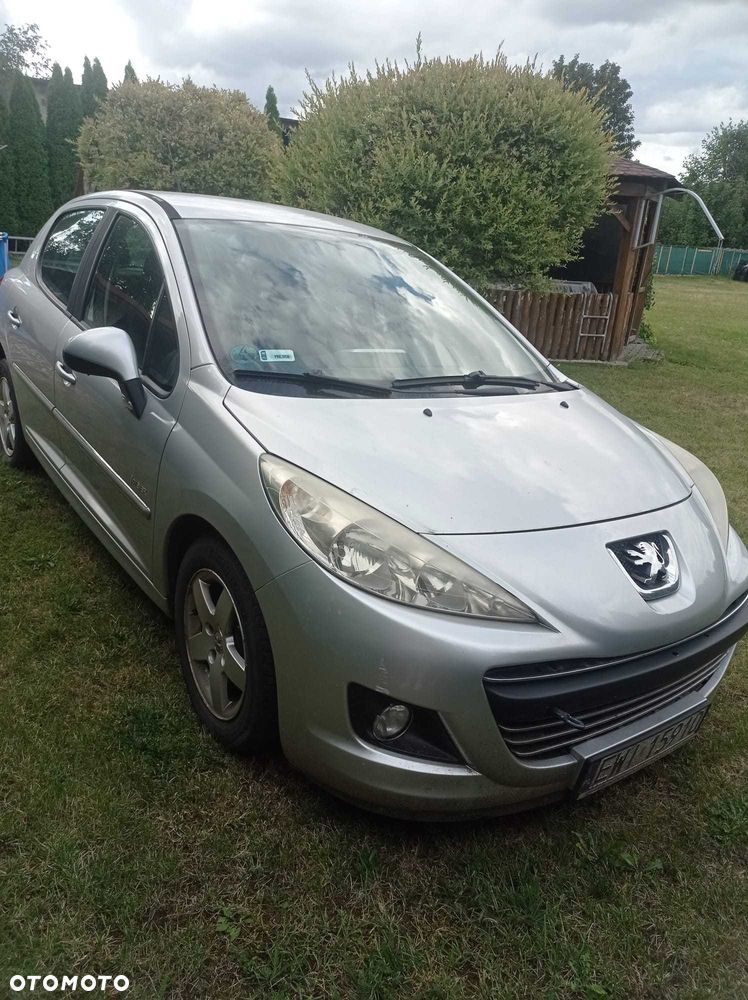 Peugeot 207 - 1
