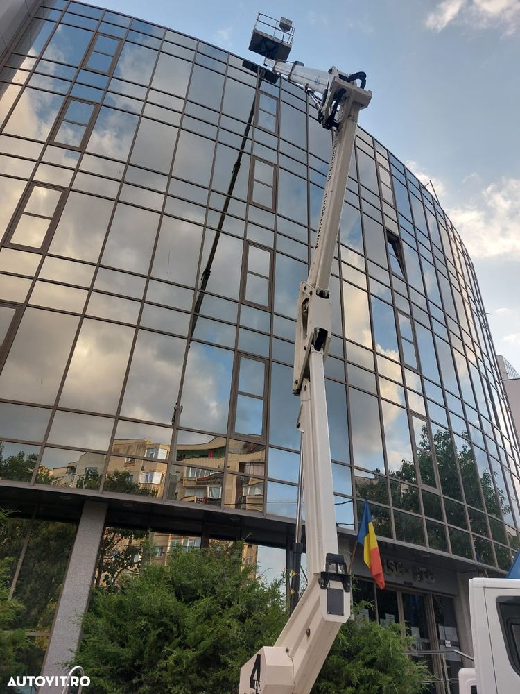 Iveco Inchiriere nacela montata pe autosasiu PRB - 2