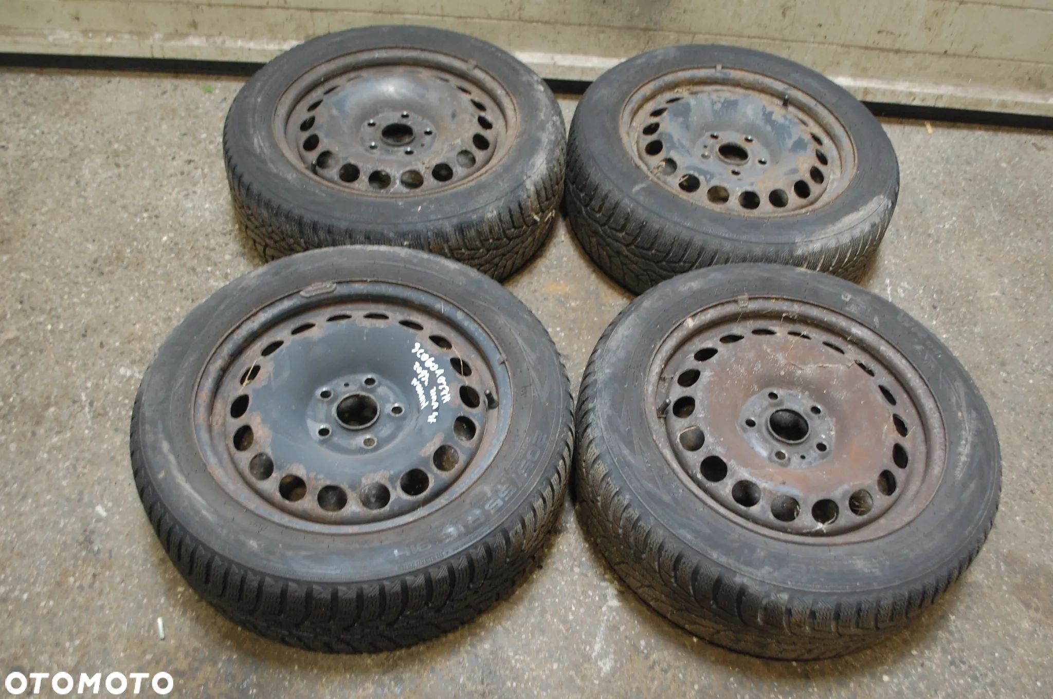 FELGI STALOWE + OPONY ZIMOWE NOKIAN 205/55R16 ET42 6.5J 5X112 SKODA SUPERB II VW AUDI SEAT - 1