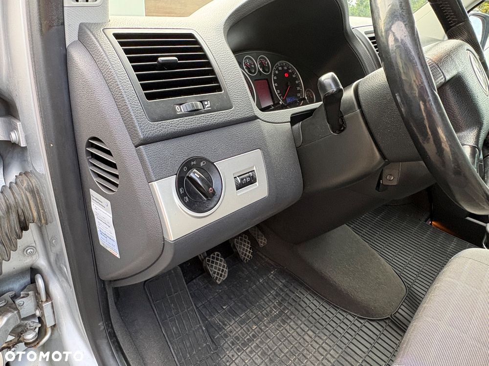 Volkswagen Multivan - 22