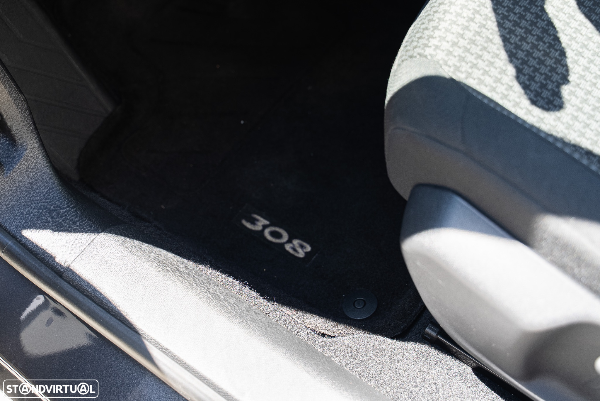 Peugeot 308 1.2 PureTech Style - 21