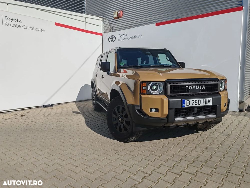 Toyota Land Cruiser - 1