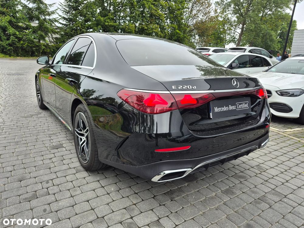 Mercedes-Benz E-Class 2025 photo 2