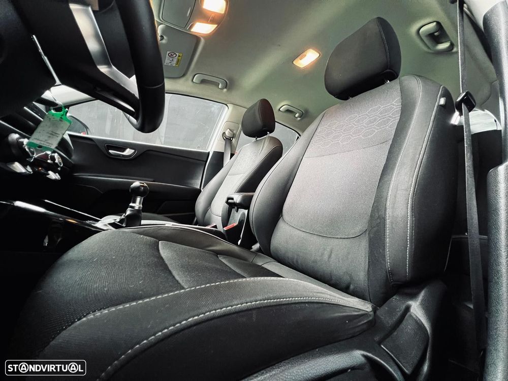 Kia Rio 1.2 CVVT LX - 35