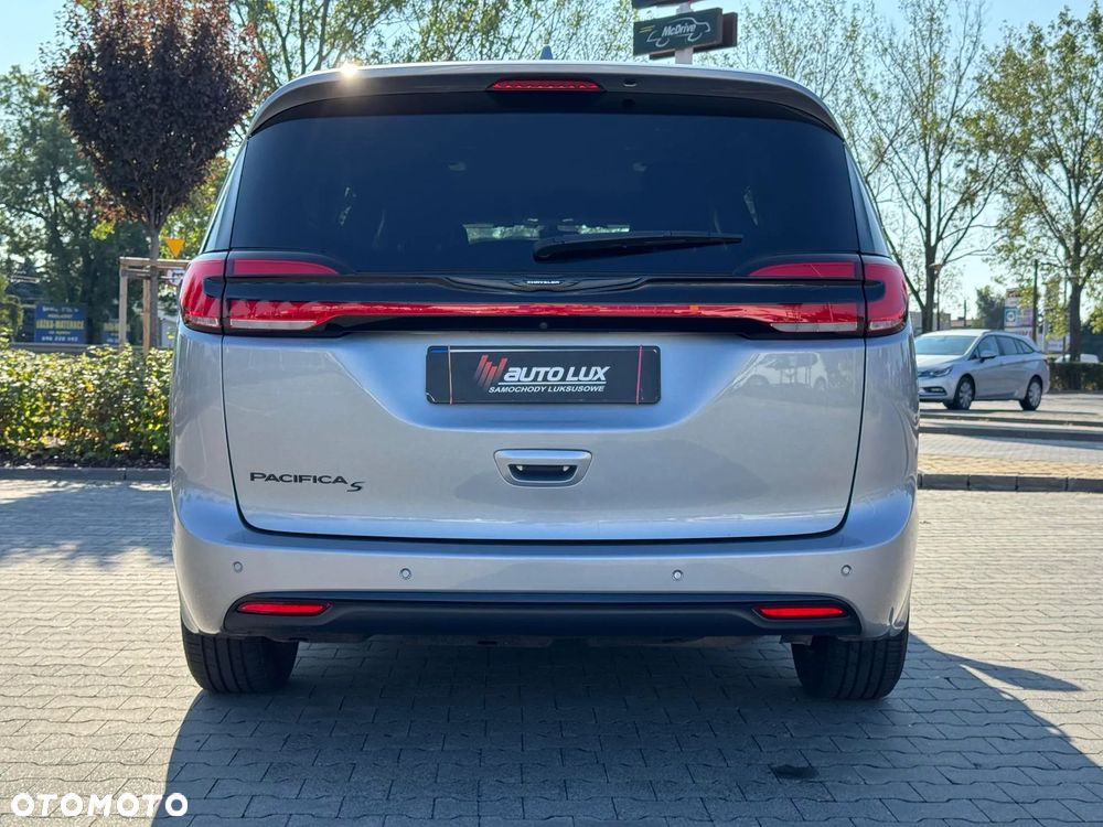 Chrysler Pacifica - 19