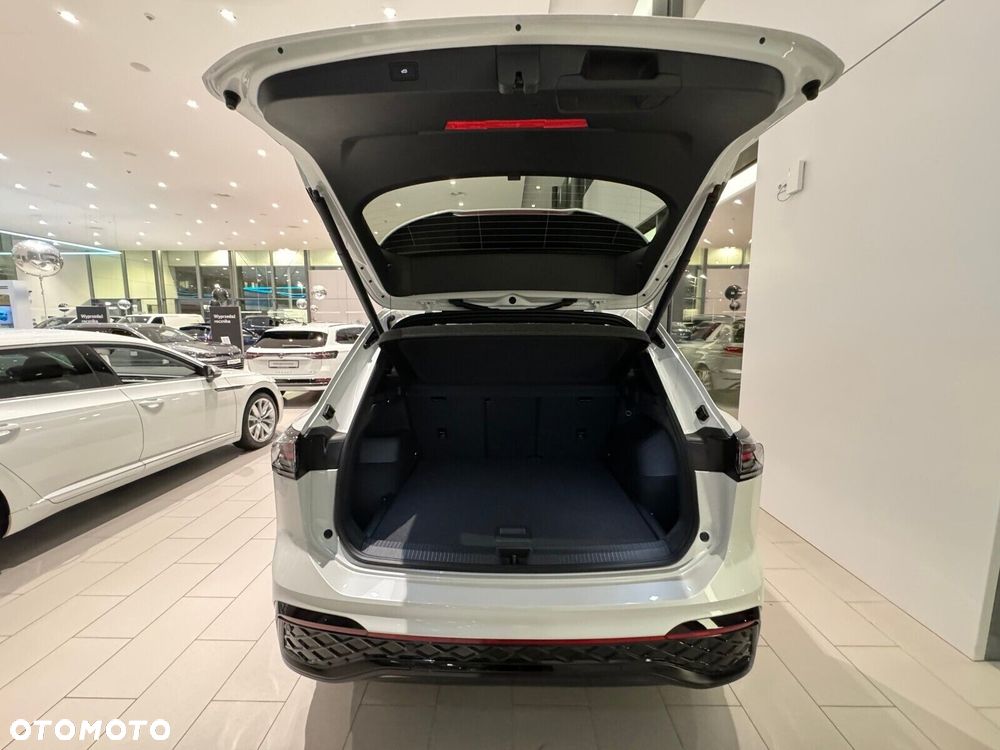 Volkswagen Tiguan - 22