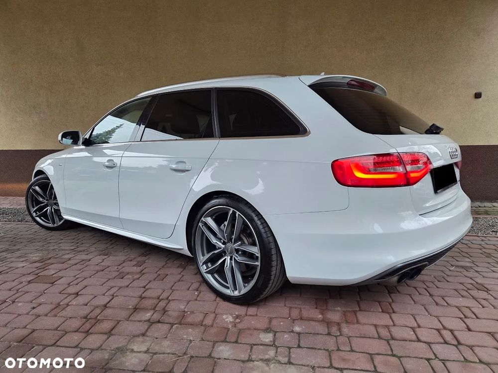 Audi A4 Avant 2.0 TDI DPF quattro S tronic S line Sportpaket - 6